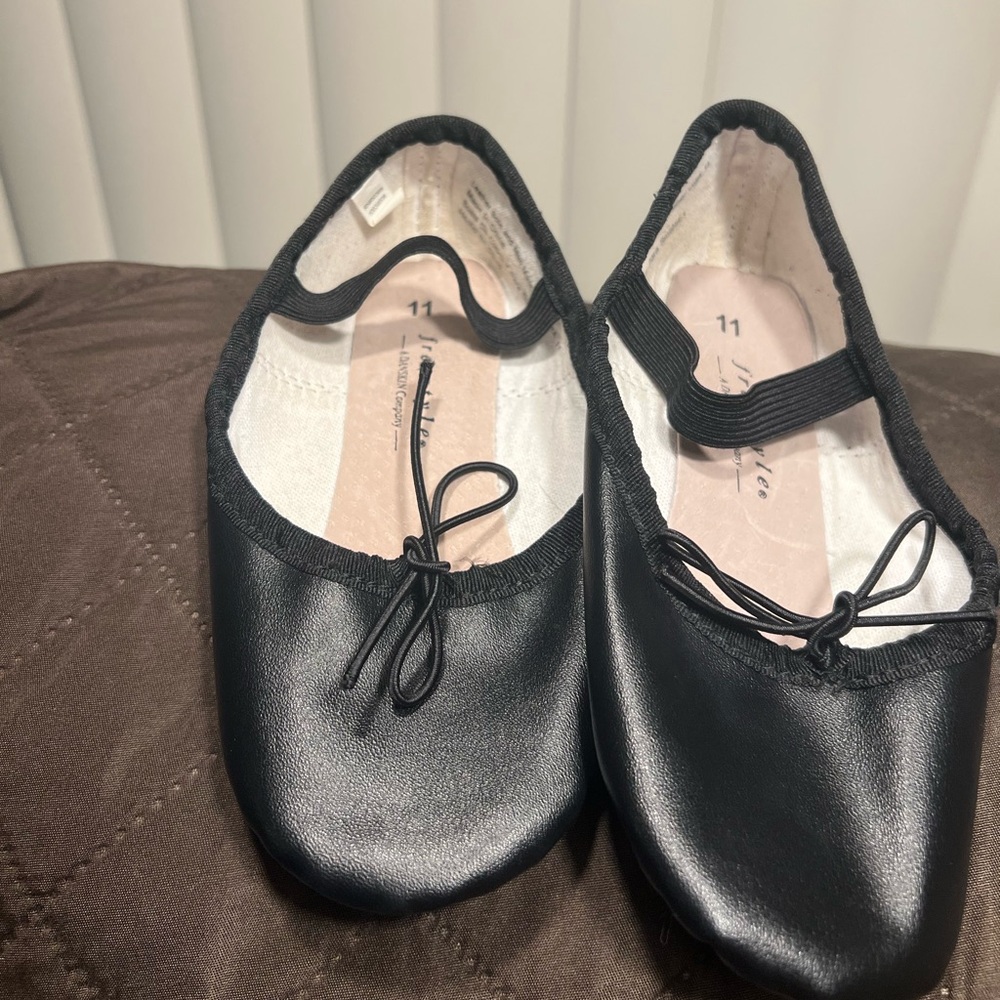 Freestyle by Danskin ballet slippers